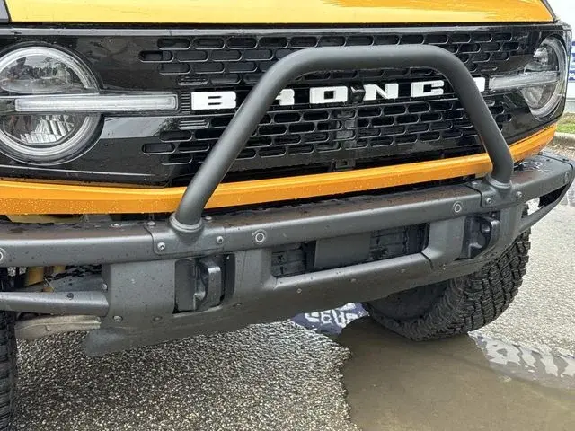 2021 Ford Bronco First Edition Advanced 4x4 photo 3