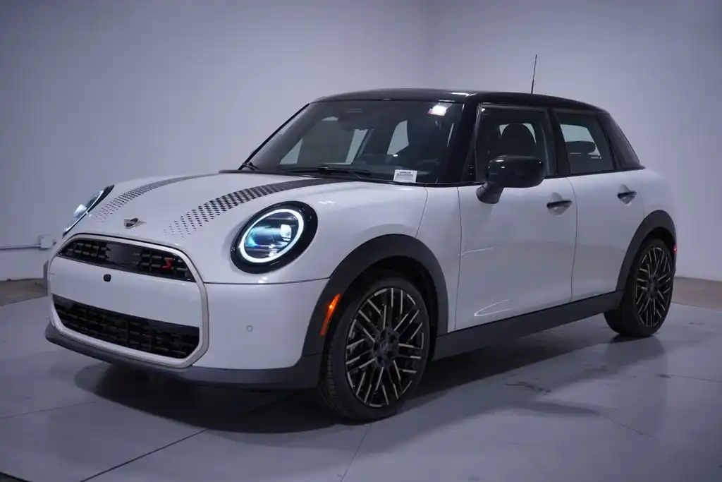 2026 MINI Hardtop Cooper S's photo