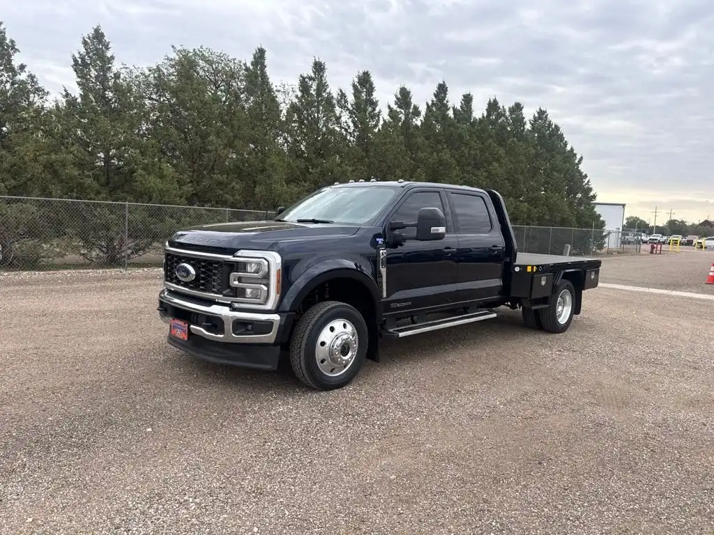 2025 Ford F-450 Lariat 4WD Crew Cab DRW 8' Box's photo