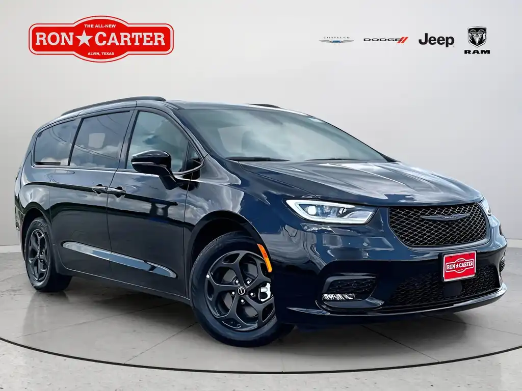 2025 Chrysler Pacifica Hybrid Select Premium S-Appearance PHEV's photo