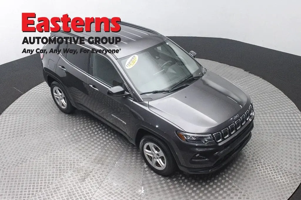 2024 Jeep Compass Latitude 4X4 photo 3