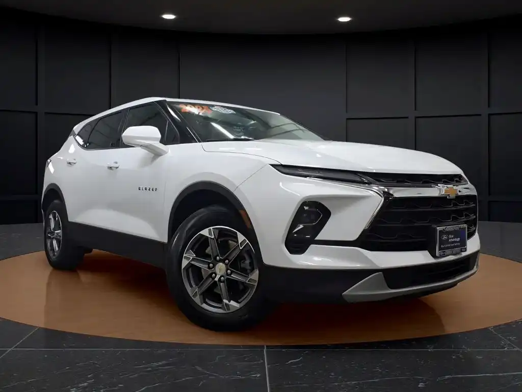 2025 Chevrolet Blazer 2.0T 2LT AWD's photo