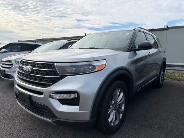 2021 Ford Explorer XLT 4WD photo 1