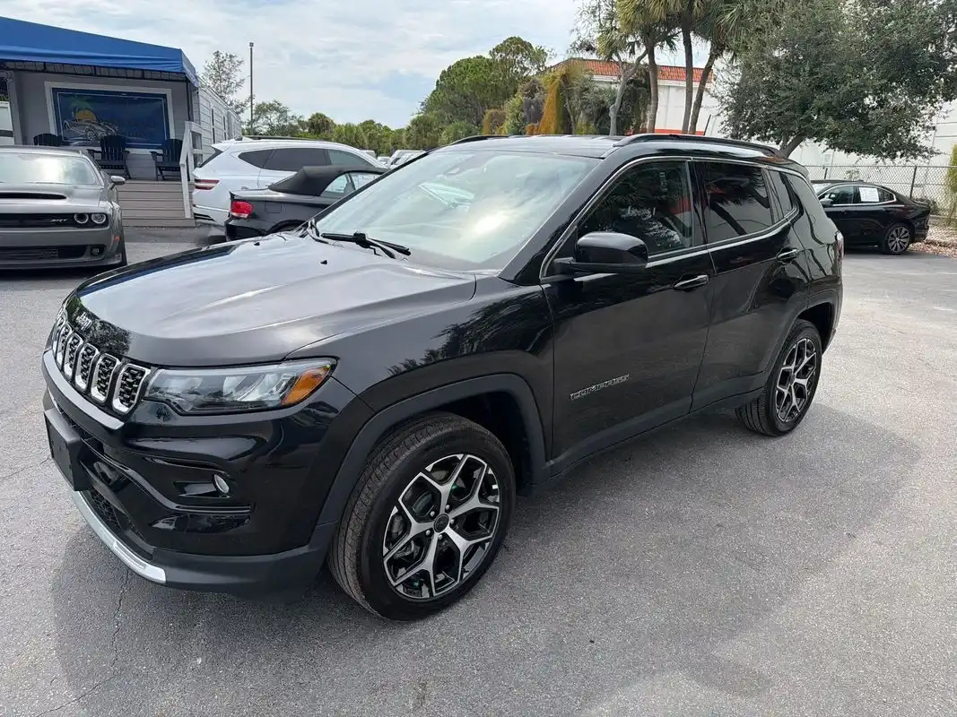 2025 Jeep Compass Limited 4X4's photo