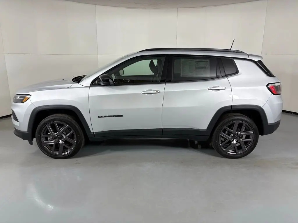 2026 Jeep Compass Altitude 4X4 photo 5