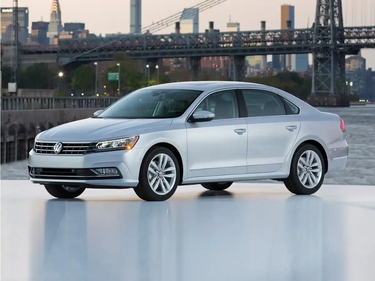 2018 Volkswagen Passat 2.0T S Auto's photo