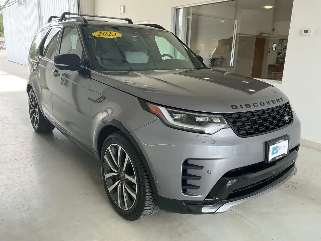 2023 Land Rover Discovery S R Dynamic photo 1