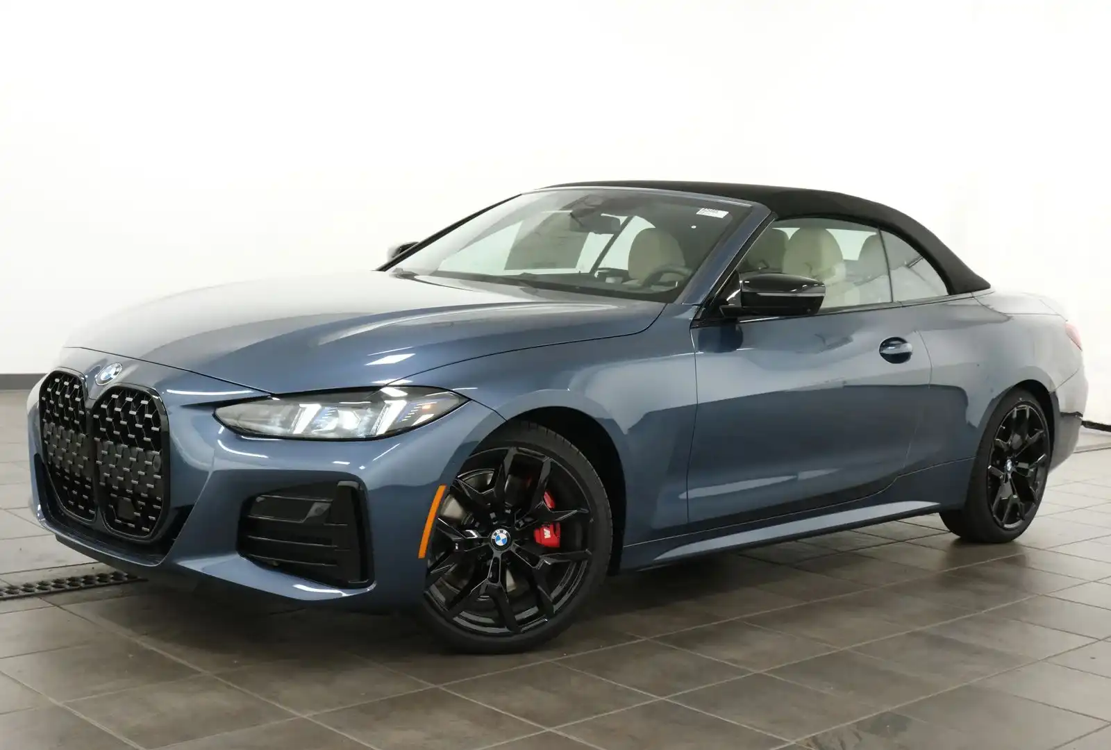 2027 BMW 4 Series 430i xDrive Convertible's photo