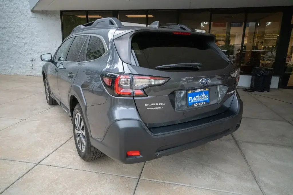 2023 Subaru Outback Premium photo 5