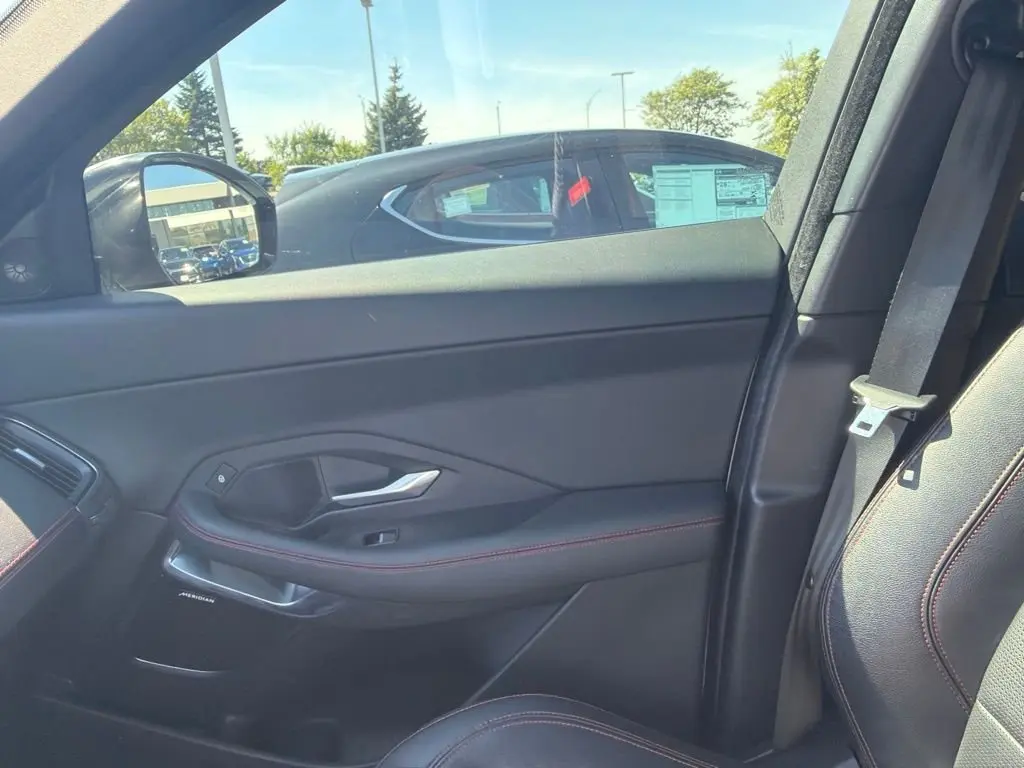 2020 Jaguar E-PACE P250 Checkered Flag Edition photo 4