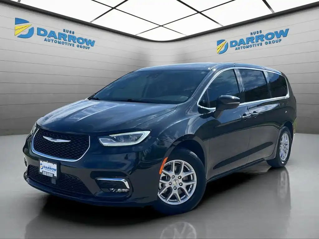 2023 Chrysler Pacifica Touring L's photo