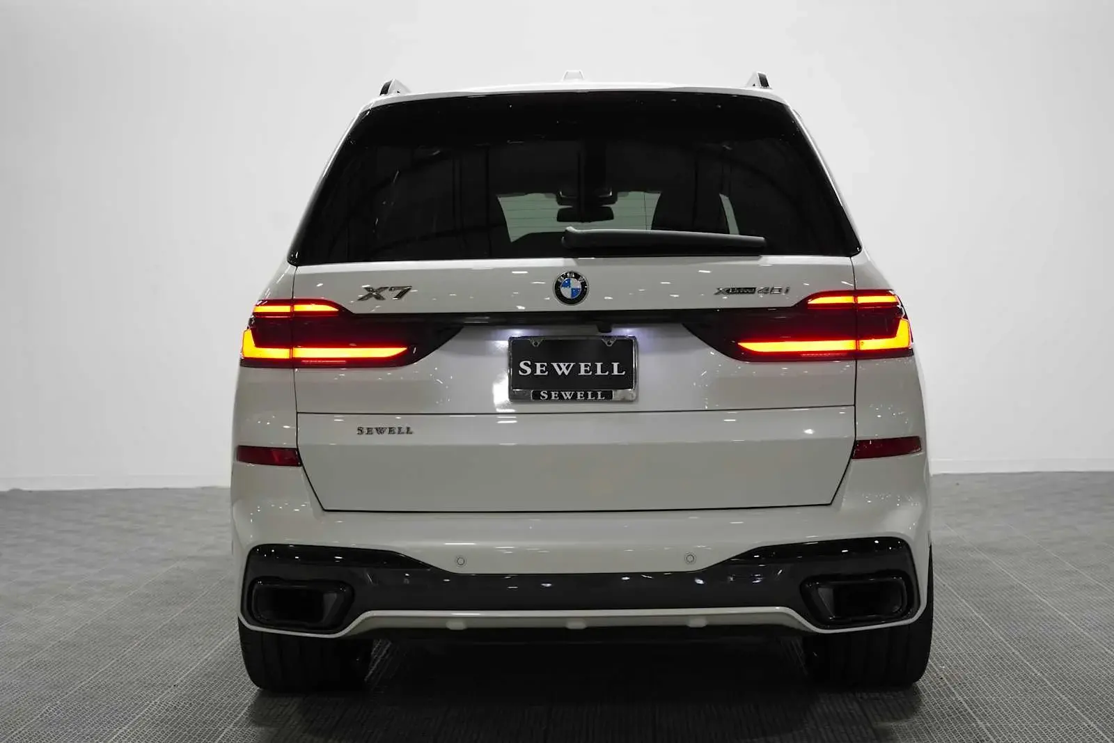 2025 BMW X7 xDrive40i photo 5
