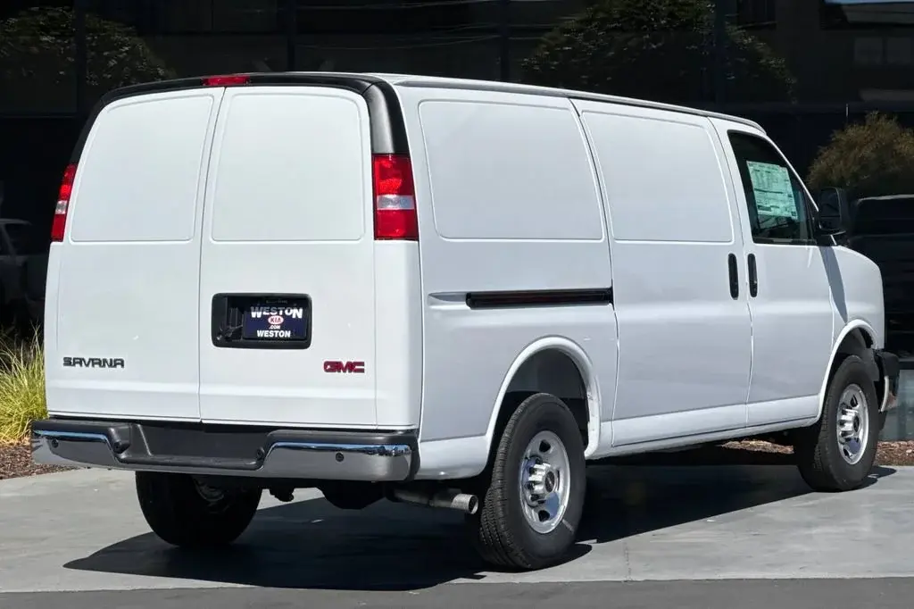 2026 GMC Savana 2500 photo 4