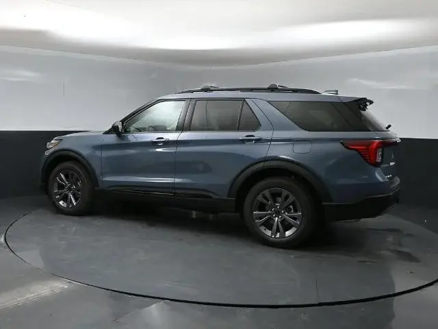 2026 Ford Explorer Active 4WD photo 4