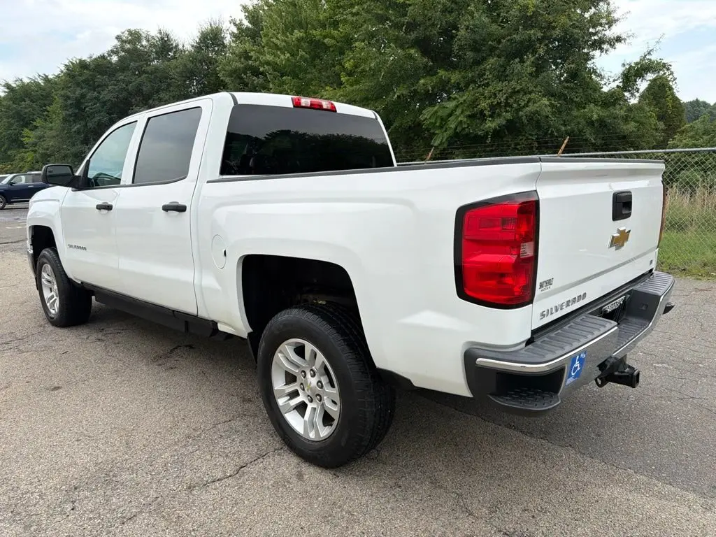 2014 Chevrolet Silverado 1500 LT Crew Cab Short Box photo 5