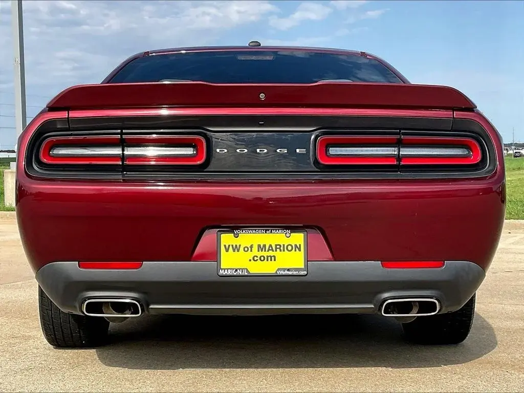 2018 Dodge Challenger SXT photo 3