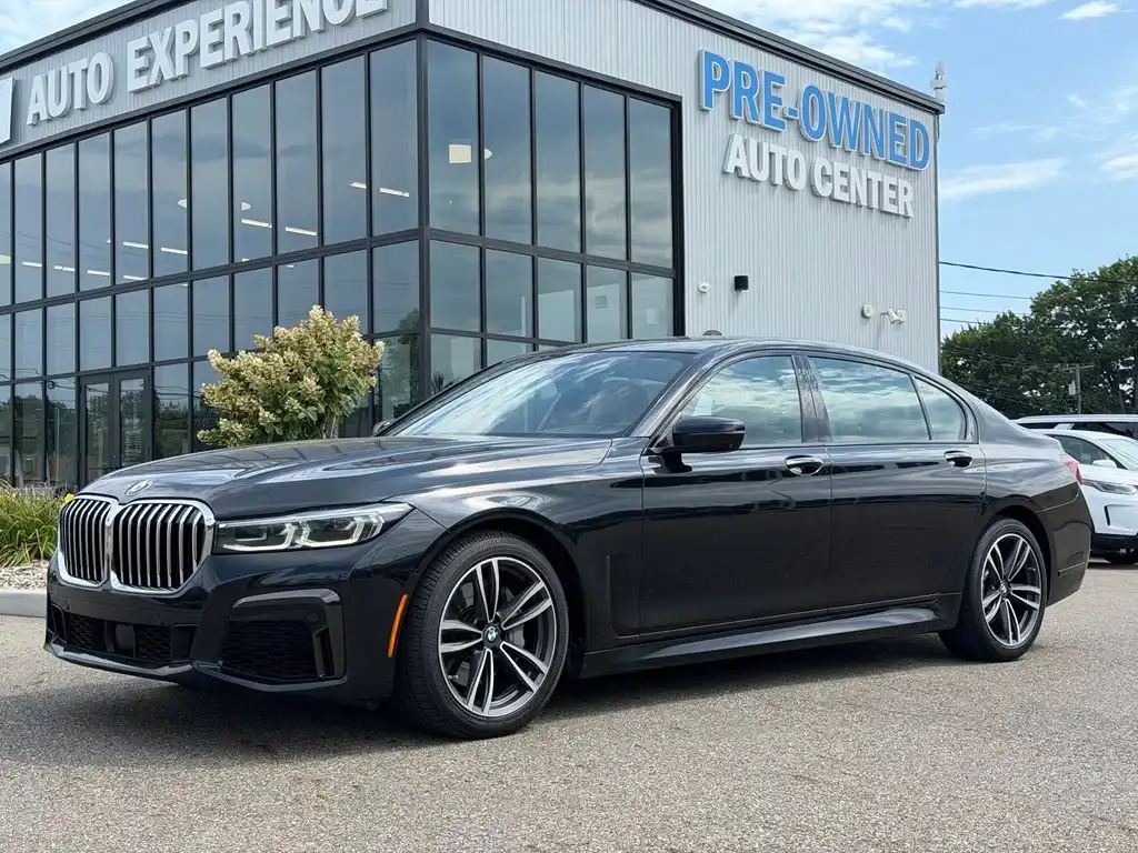 2021 BMW 7 Series 740i xDrive Sedan's photo