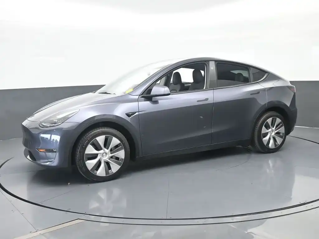 2023 Tesla Model Y Rear Wheel Drive's photo