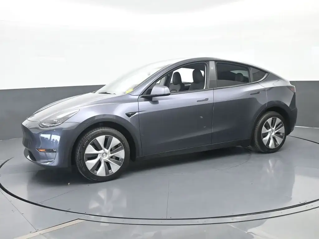 2023 Tesla Model Y Rear Wheel Drive photo 1