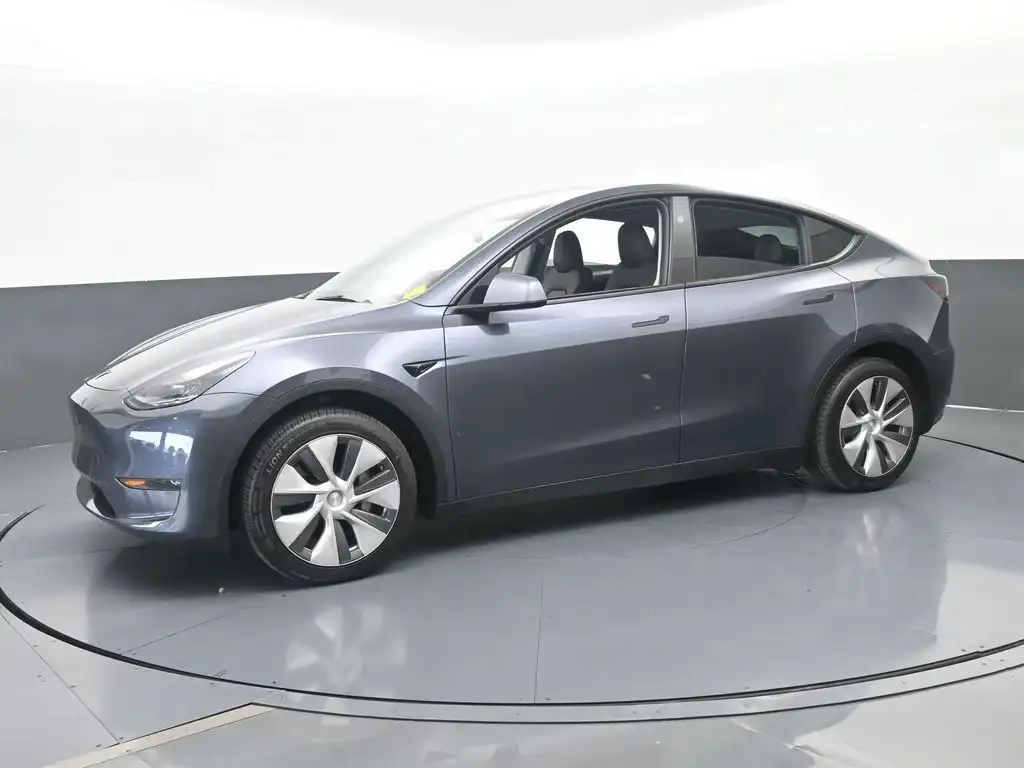 2023 Tesla Model Y Rear Wheel Drive's photo