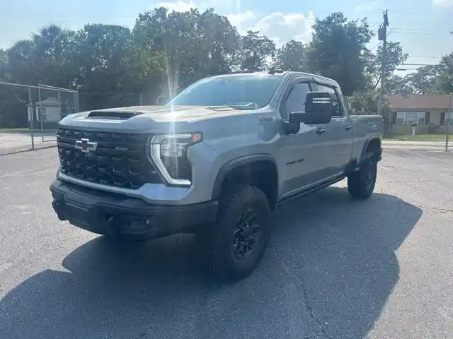 2024 Chevrolet Silverado HD ZR2 4WD Crew Cab Standard Box's photo