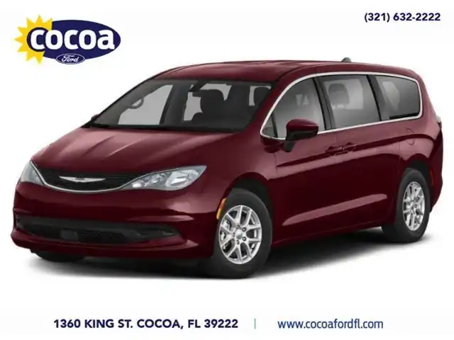 2022 Chrysler Voyager LX's photo