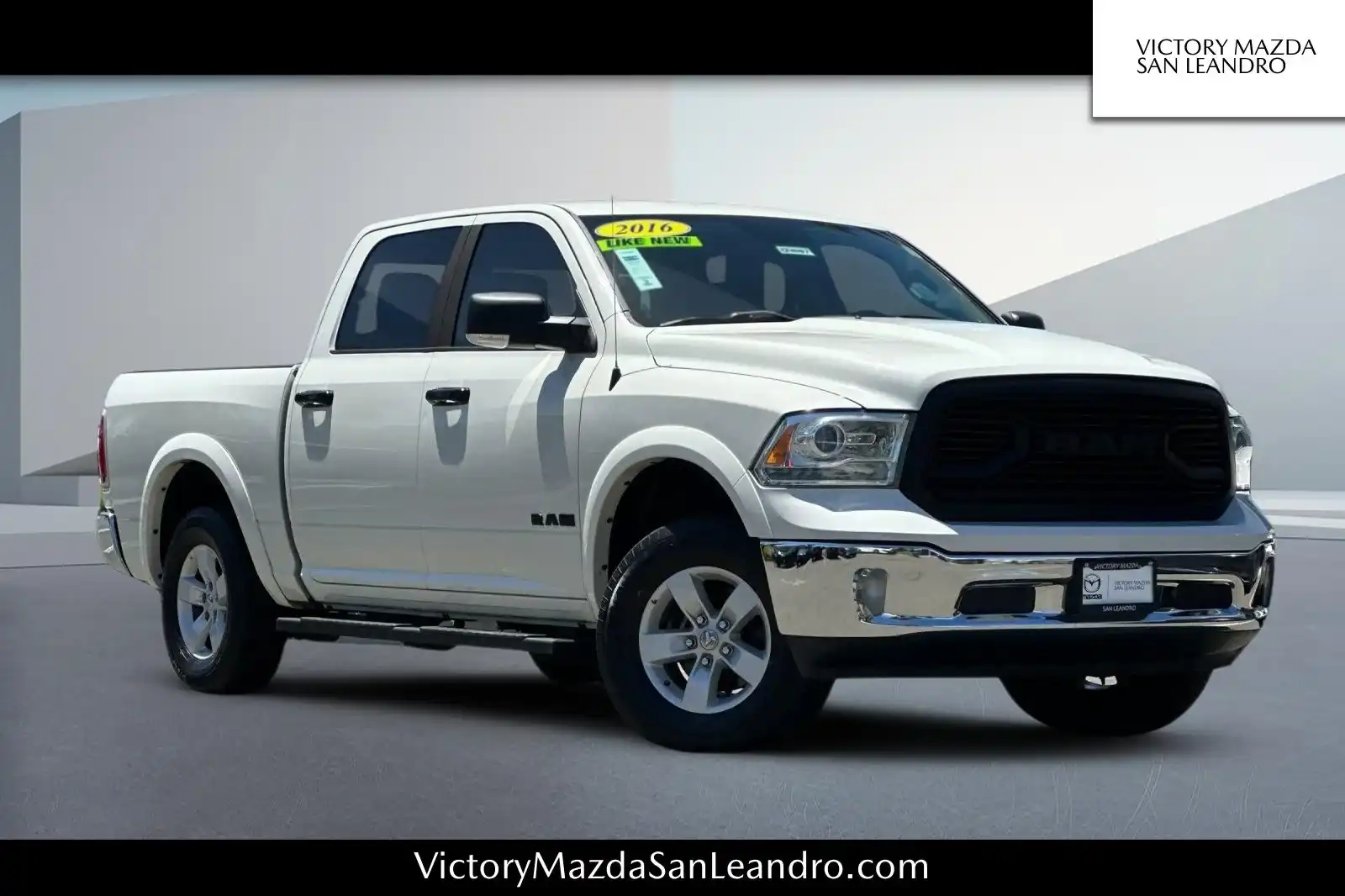 2016 RAM 1500 Laramie 4x4 Crew Cab 5'7's photo