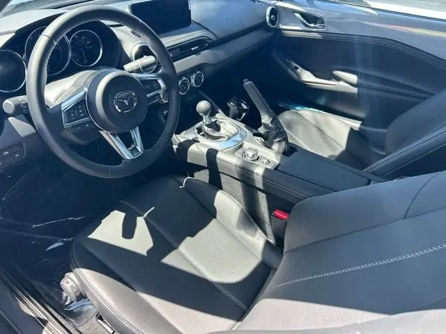 2026 Mazda MX-5 Miata GT RF 6MT photo 3