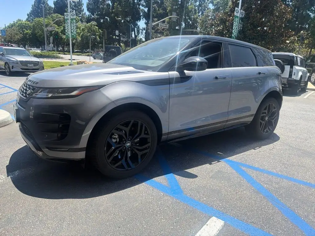 2023 Land Rover Range Rover Evoque R-Dynamic S photo 1