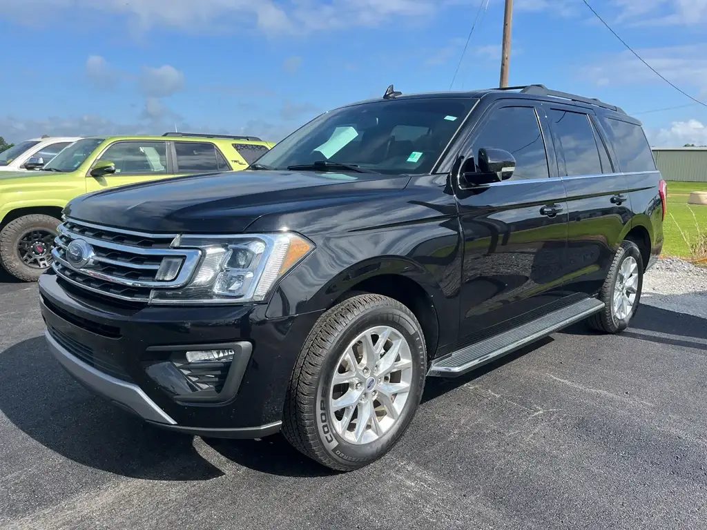 2021 Ford Expedition XLT photo 1