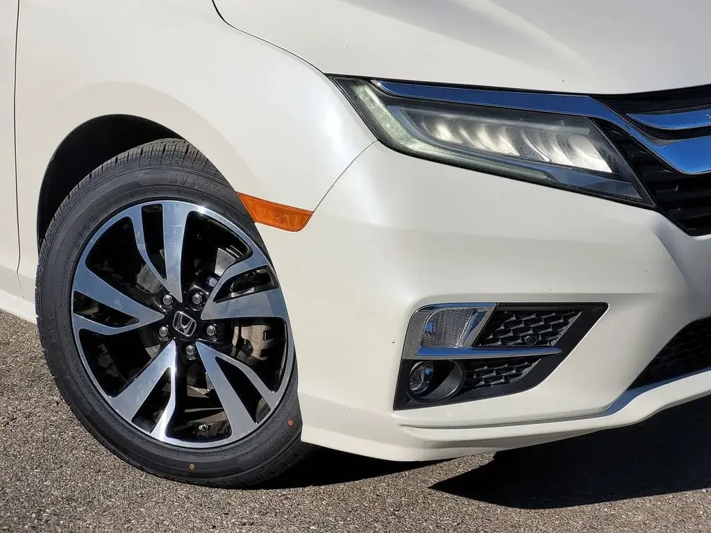 2019 Honda Odyssey Elite photo 3
