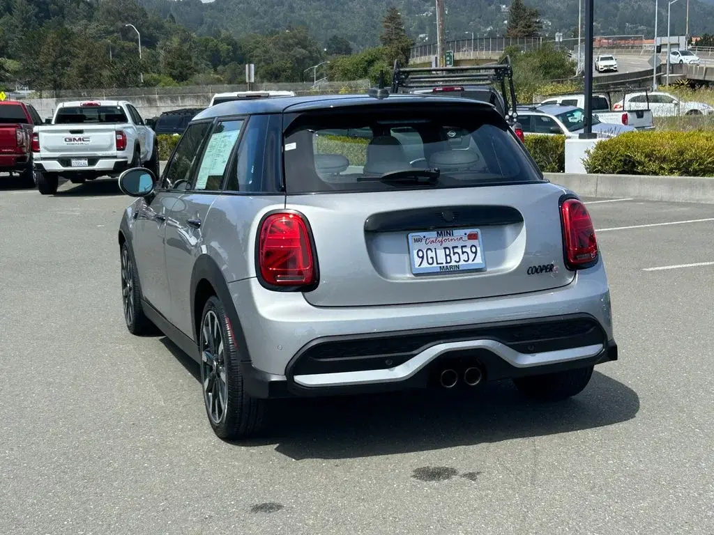 2024 MINI Hardtop Cooper S photo 3