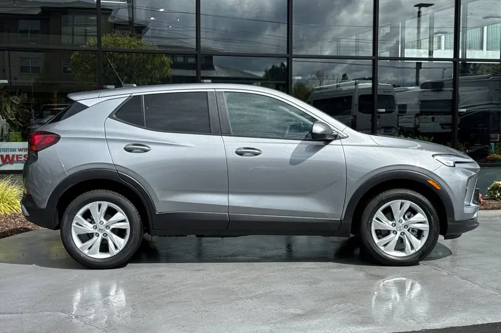 2026 Buick Encore GX Preferred AWD photo 3