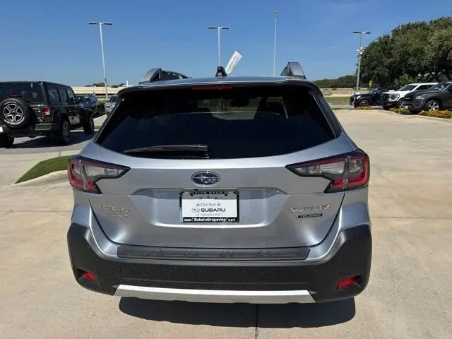 2025 Subaru Outback Touring photo 4