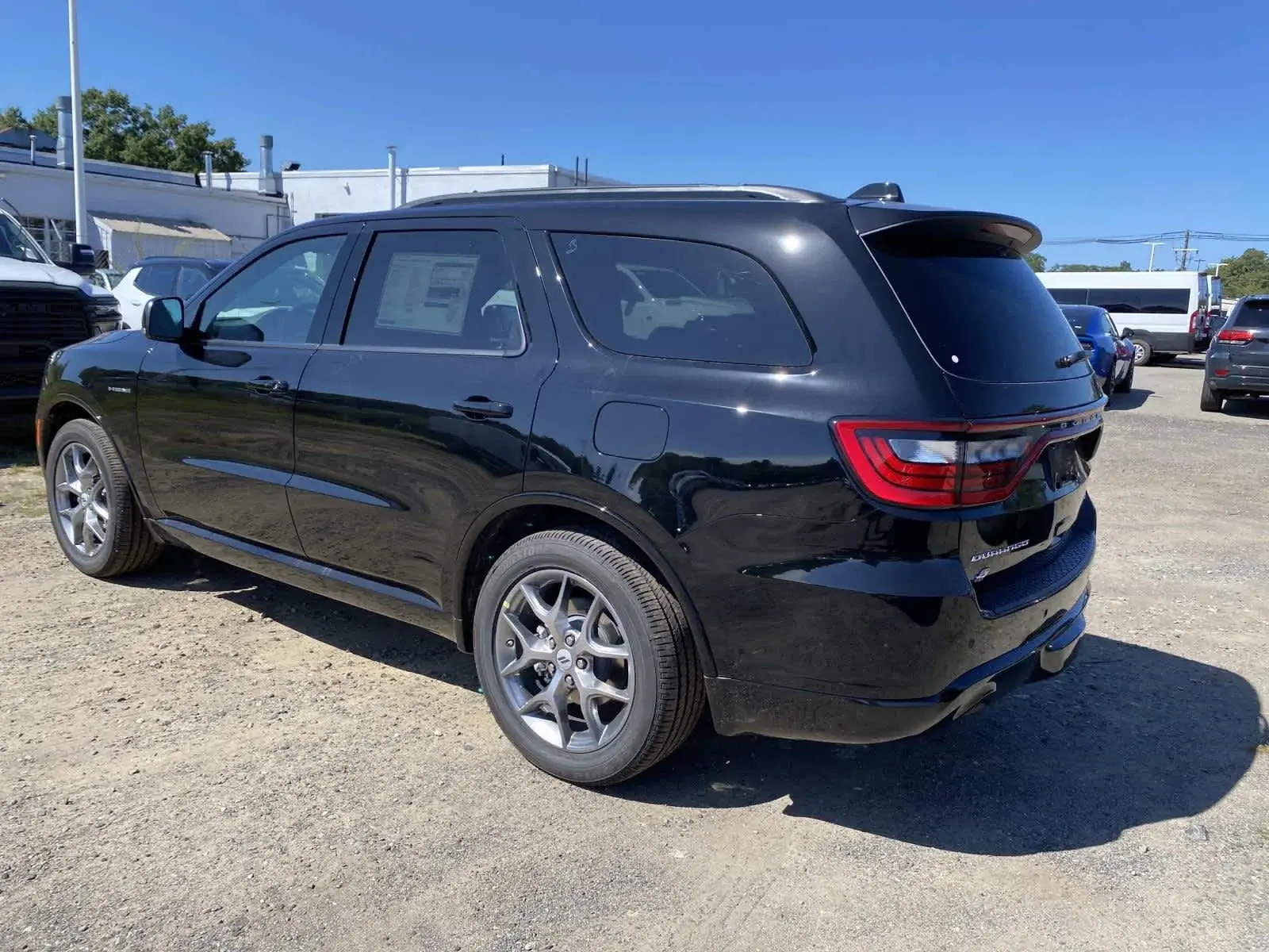 2027 Dodge Durango HEMI V8 GT AWD Plus photo 3