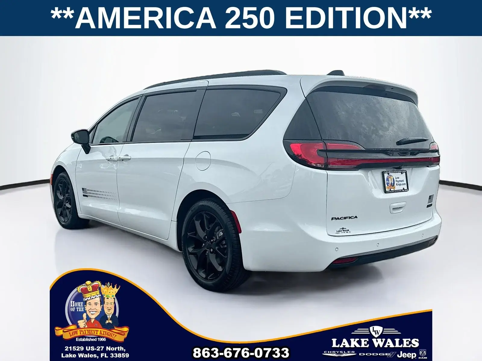 2027 Chrysler Pacifica Select photo 4