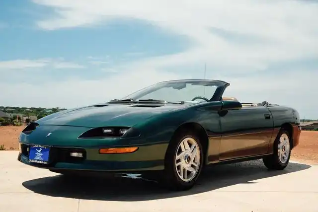 1995 Chevrolet Camaro's photo