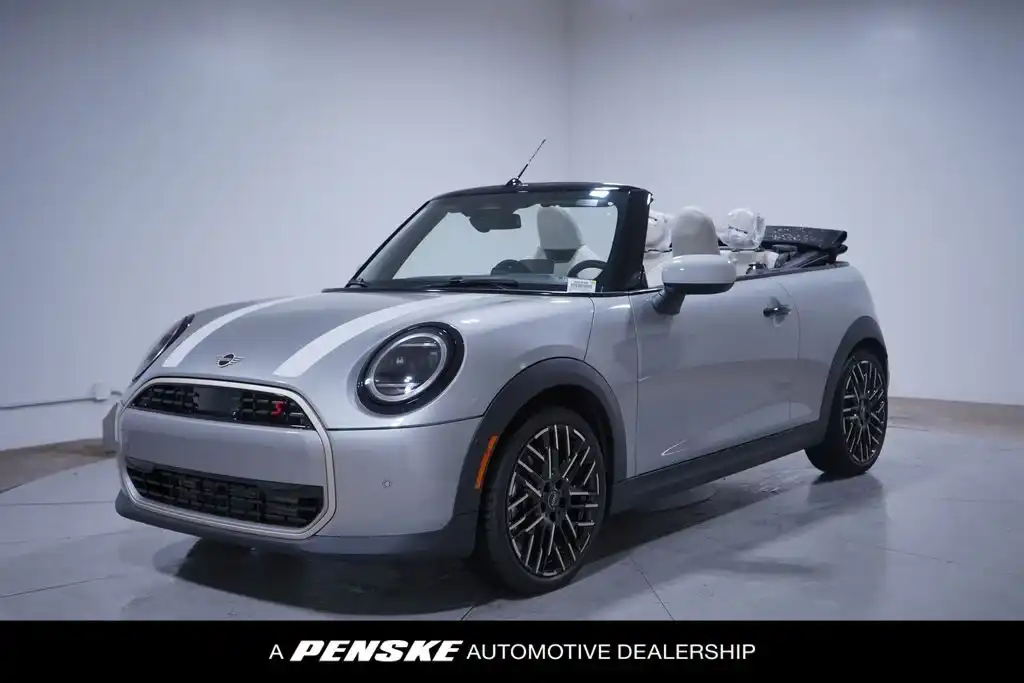 2026 MINI Convertible Cooper S Signature's photo