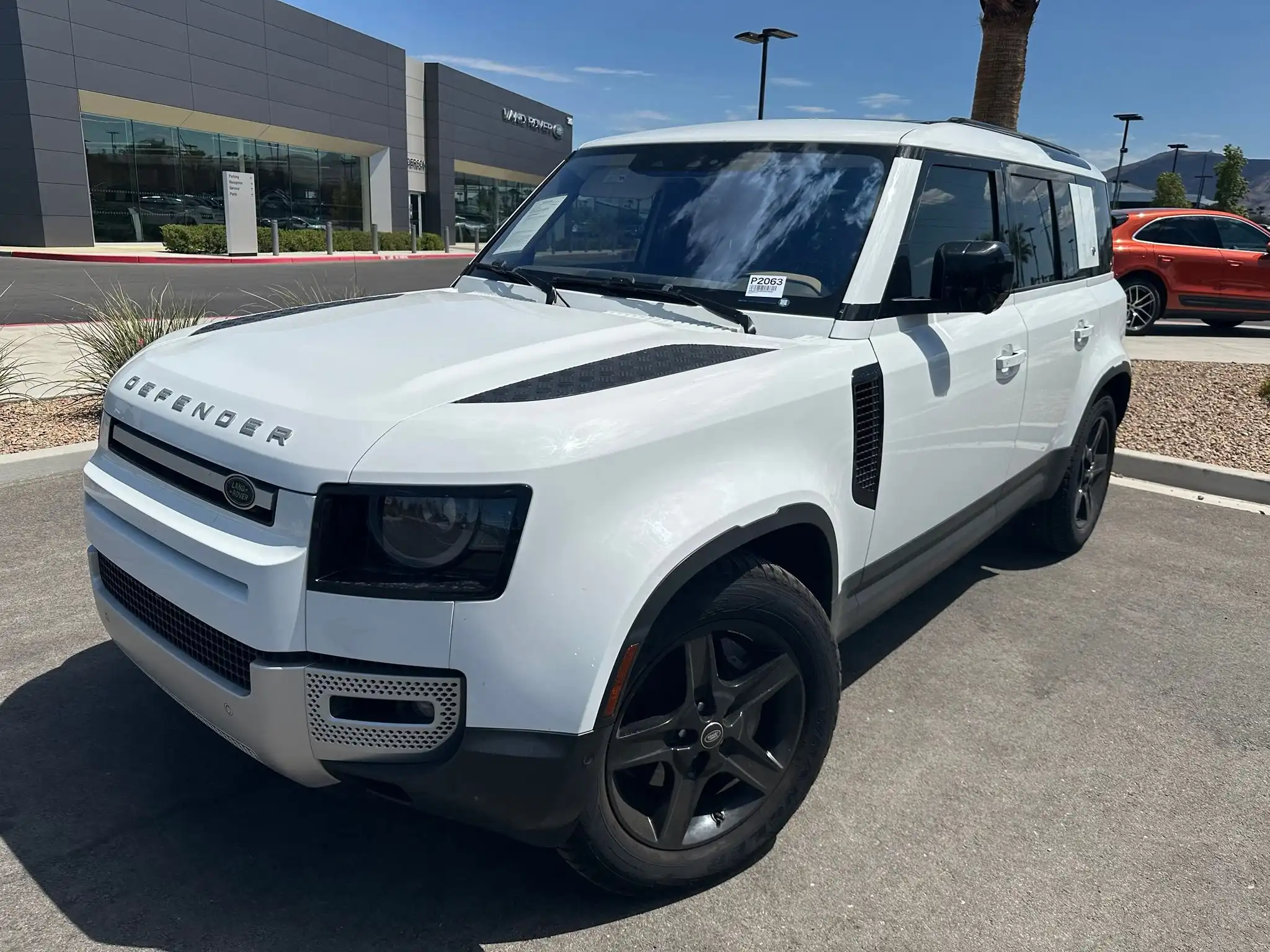 2021 Land Rover Defender SE's photo