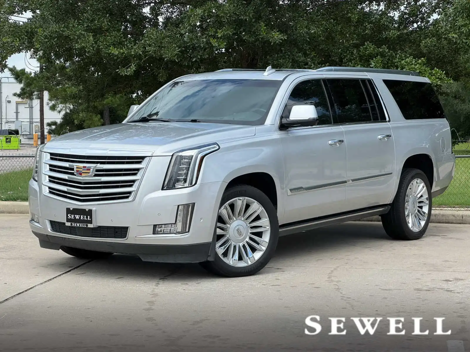 2019 Cadillac Escalade ESV AWD Platinum's photo