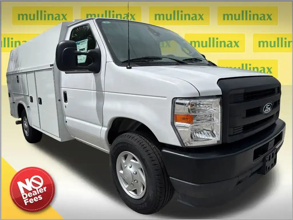 2026 Ford E-Series SRW E-350 Super Duty 138 in WB's photo
