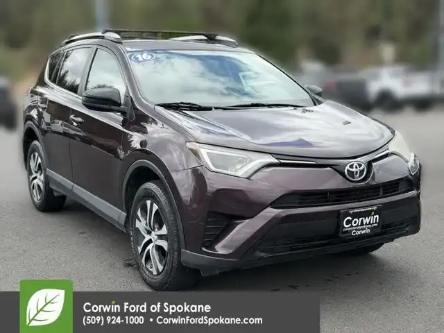 2016 Toyota RAV4 LE AWD's photo