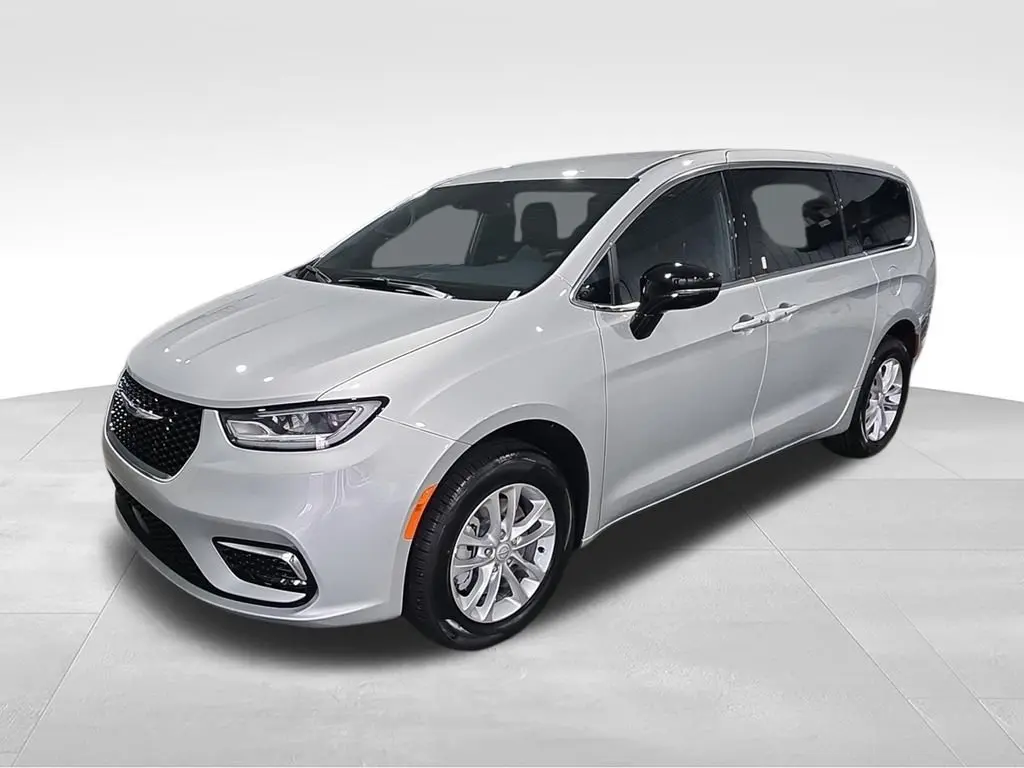 2026 Chrysler Pacifica Select AWD photo 4