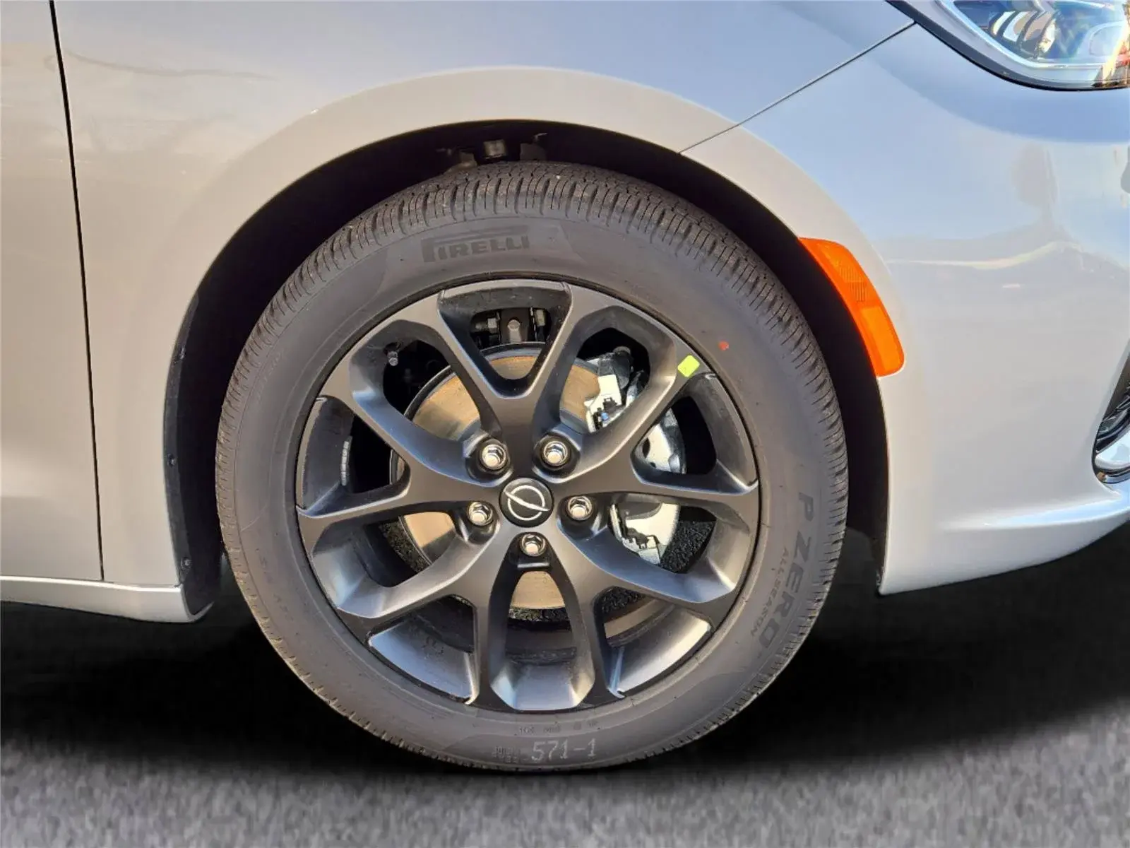 2026 Chrysler Pacifica Select photo 4