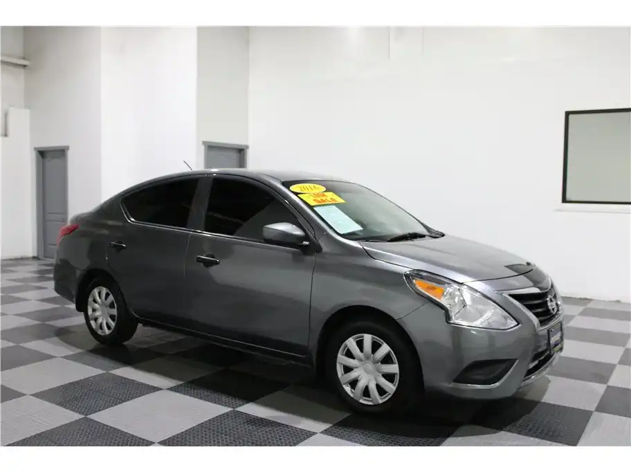 2016 Nissan Versa 1.6 S AT's photo