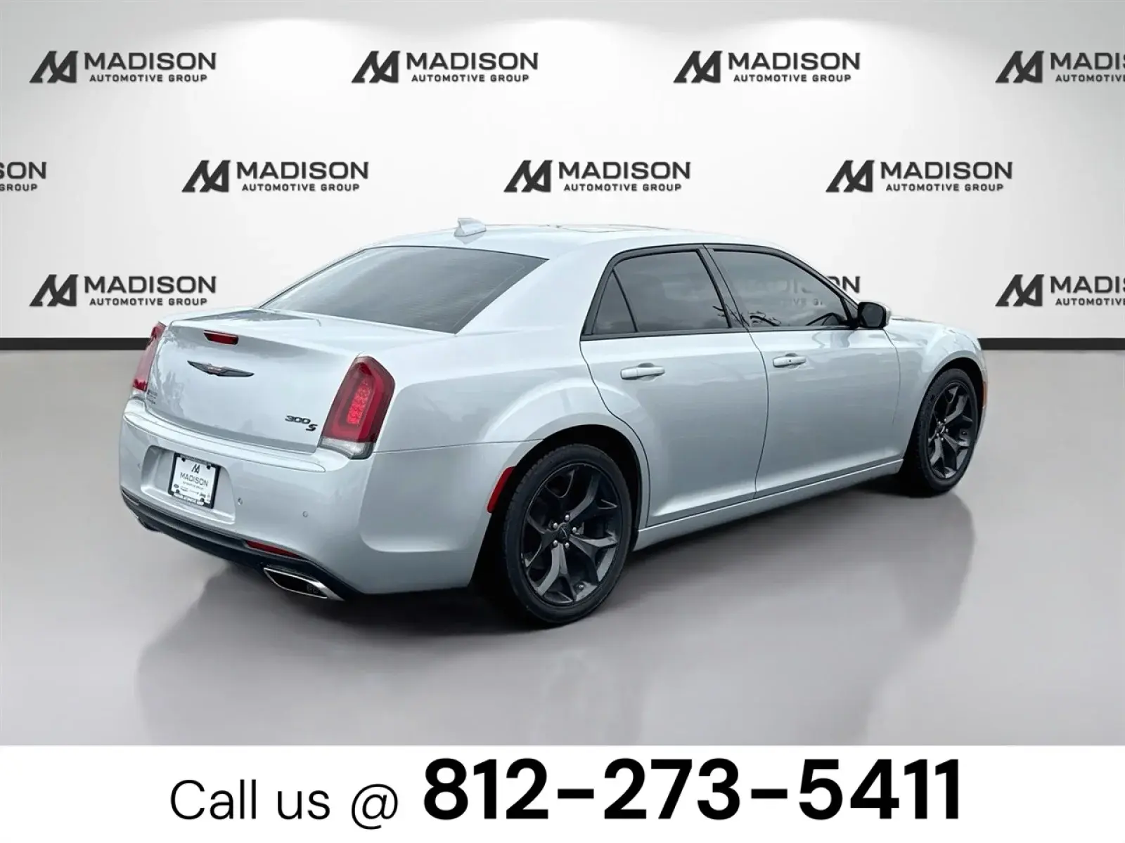 2023 Chrysler 300 S photo 5