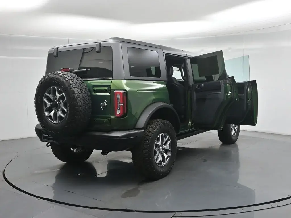 2025 Ford Bronco Badlands 4x4 photo 5