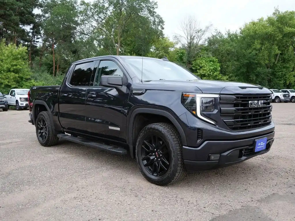 2022 GMC Sierra 4WD Crew Cab Standard Box Elevation's photo