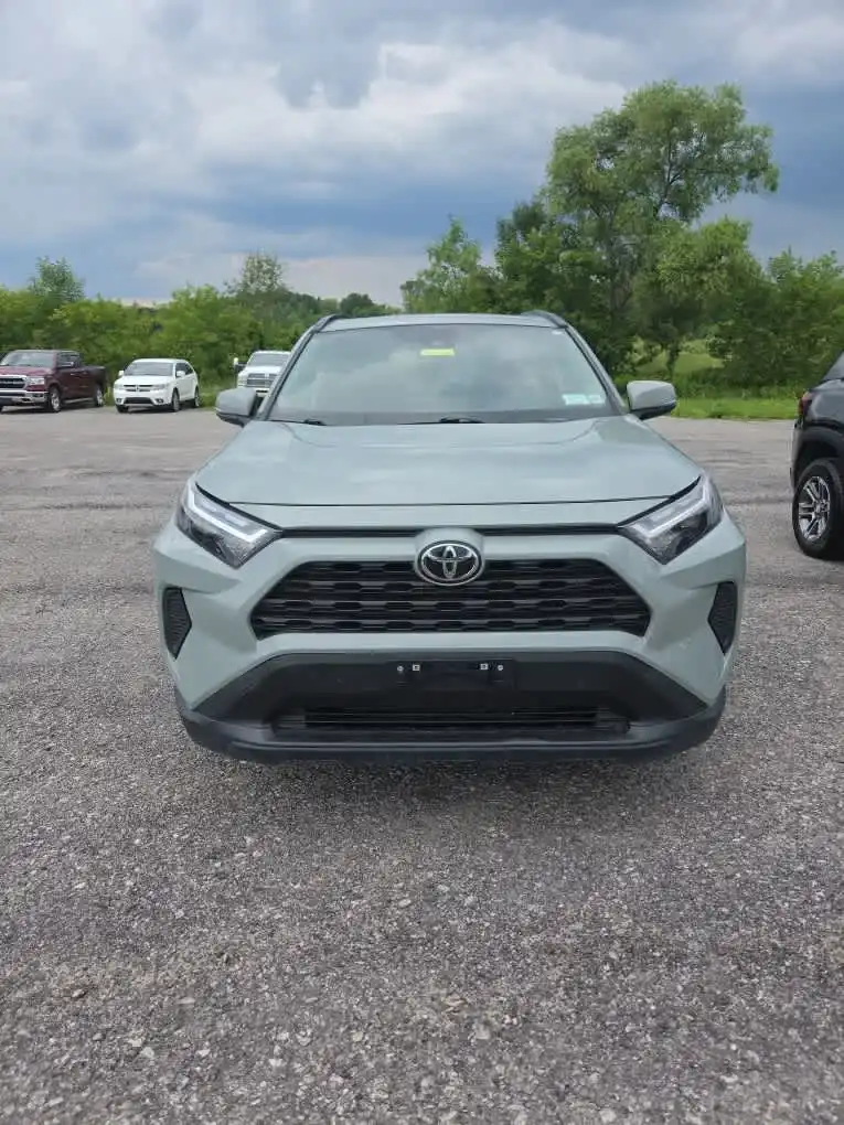 2023 Toyota RAV4 XLE AWD's photo