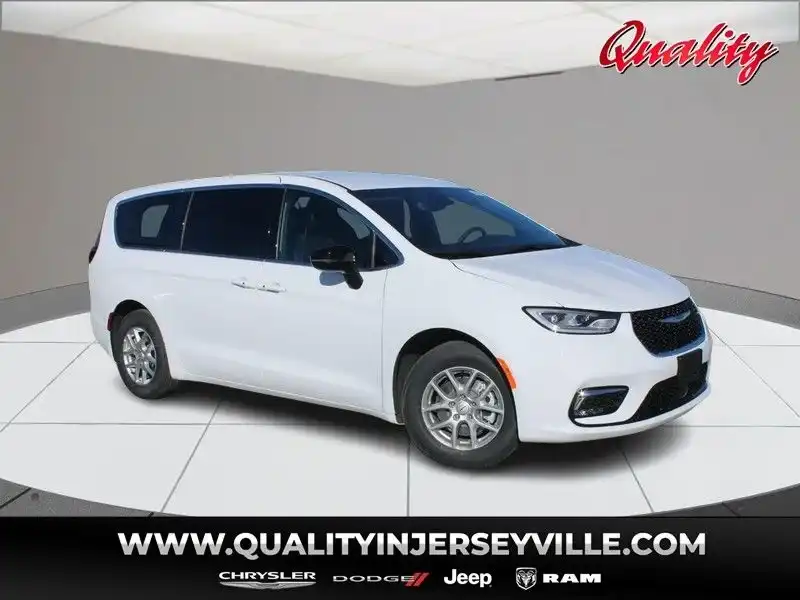 2026 Chrysler Pacifica Select's photo